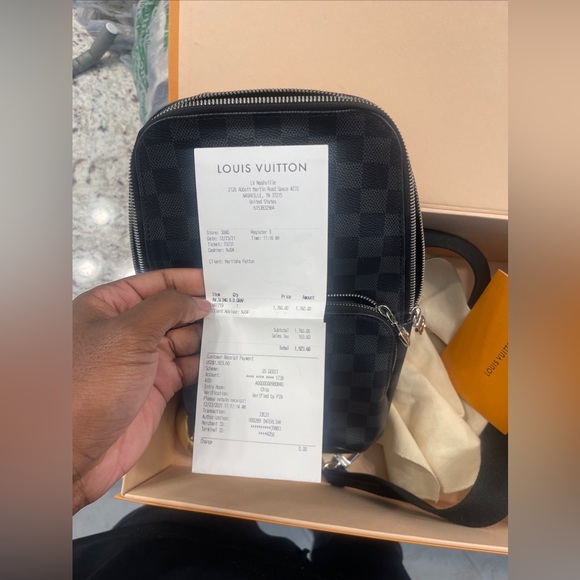 Louis Vuitton AVENUE SLING BAG - Picture 5 of 5